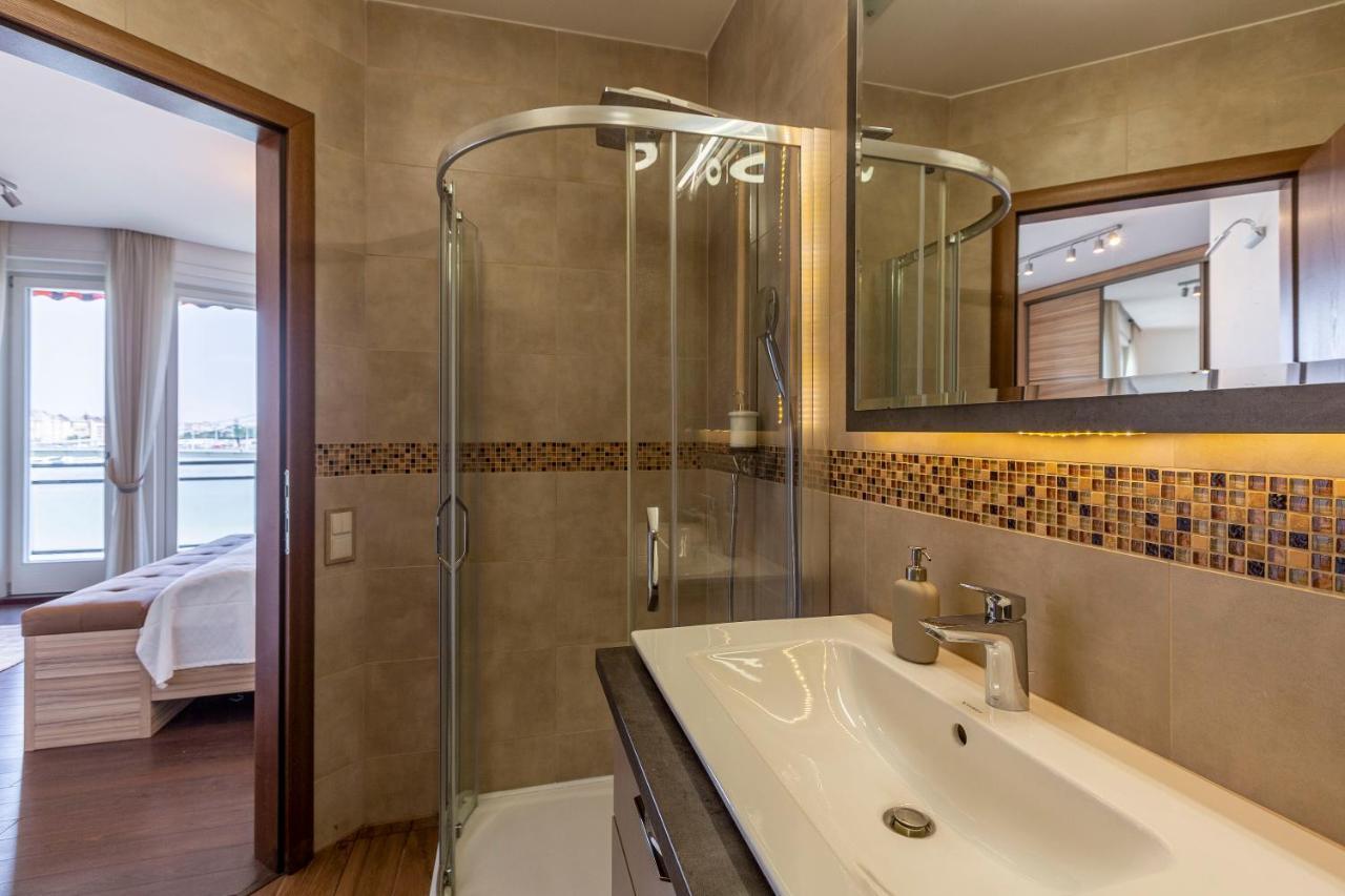 Luxury Residence With A Beautiful View For The Danube River Budapest Eksteriør bilde